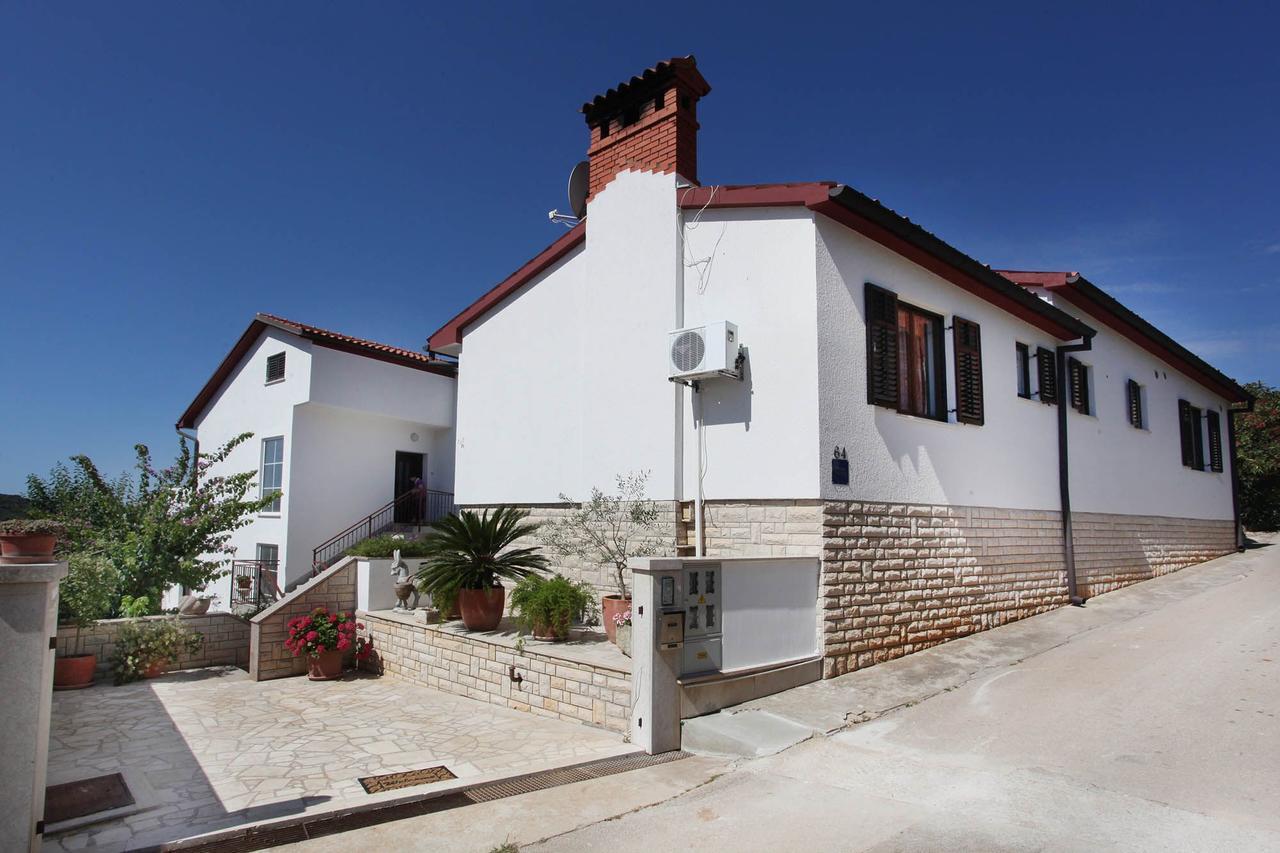 Apartments Patricia Banjole Exterior photo